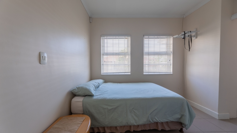 5 Bedroom Property for Sale in Plattekloof 2 Western Cape